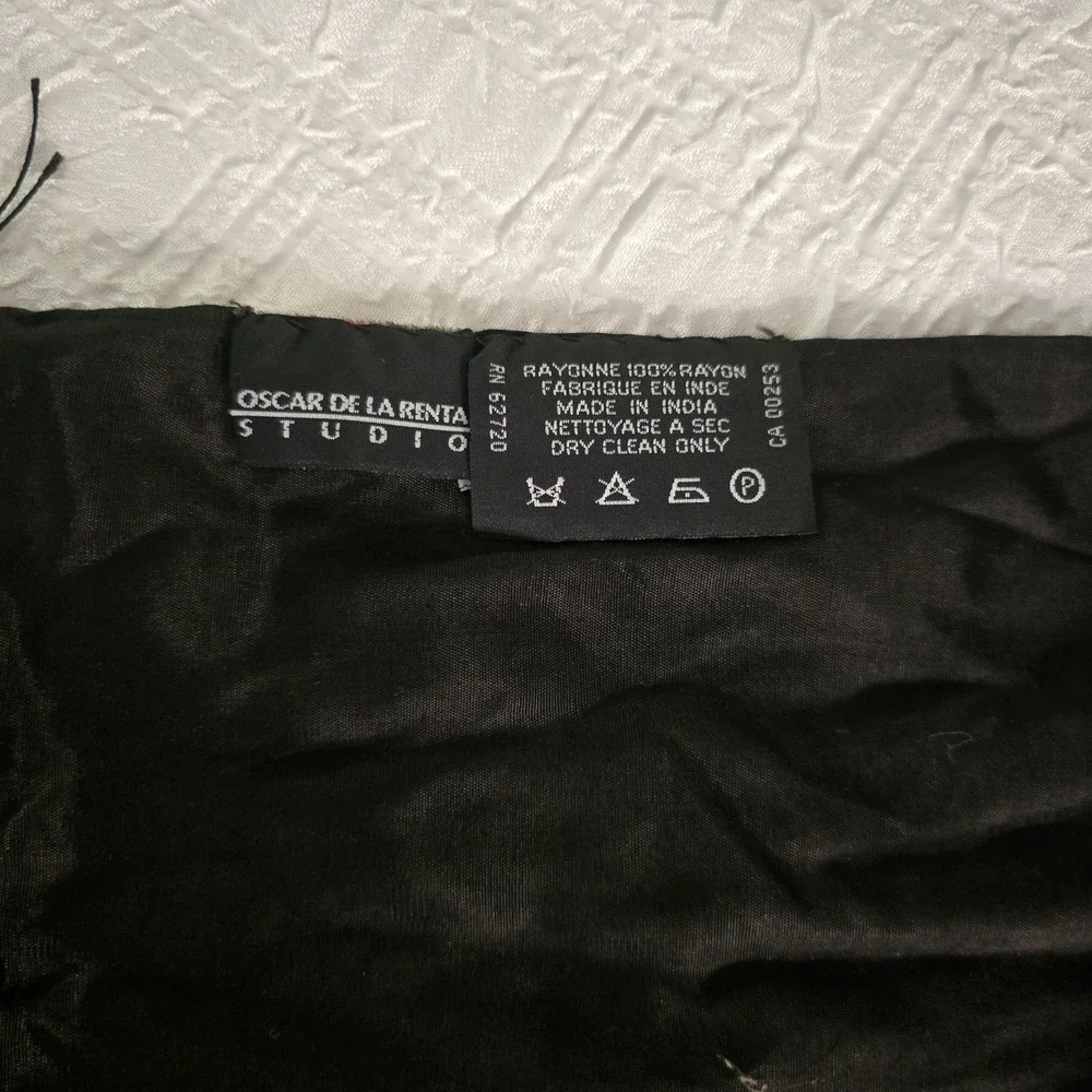 Vintage Oscar de la Renta Studio Floral Rayon Scarf Shawl Wrap Fringe Black